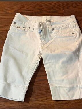True Religion White Cropped Denim Capris